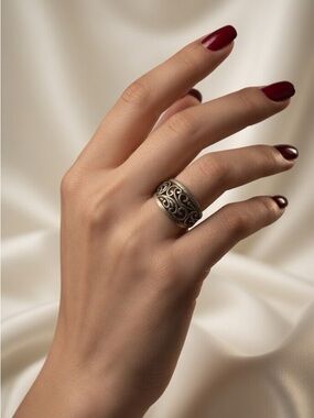 Vintage Sterling Silver Openwork Scroll Filigree Whimsical Band Ring